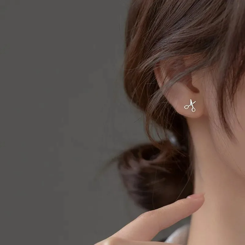 S925 الإبداعية مقص صغير أقراط جميلة للنساء فتاة لطيف مجوهرات بسيطة نمط الهيب هوب