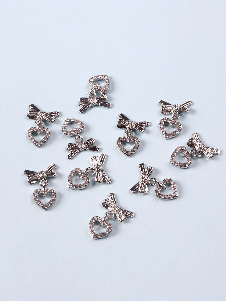 10pcs Silver Heart Alloy Nail Art Charm 3D กะลาสีโลหะ Hollow Heart Love เครื่องประดับเล็บหรูหราอุปกรณ์แต่งเล็บ