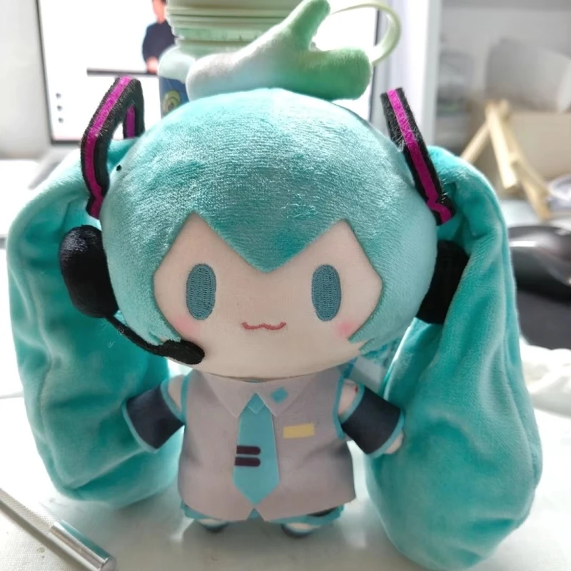 子供のための初音ミク人形キーホルダー、ボーカロイド、かわいい女の子のバックパック装飾、アクションフィギュア、漫画アニメ人形、子供のおもちゃギフト、17cm