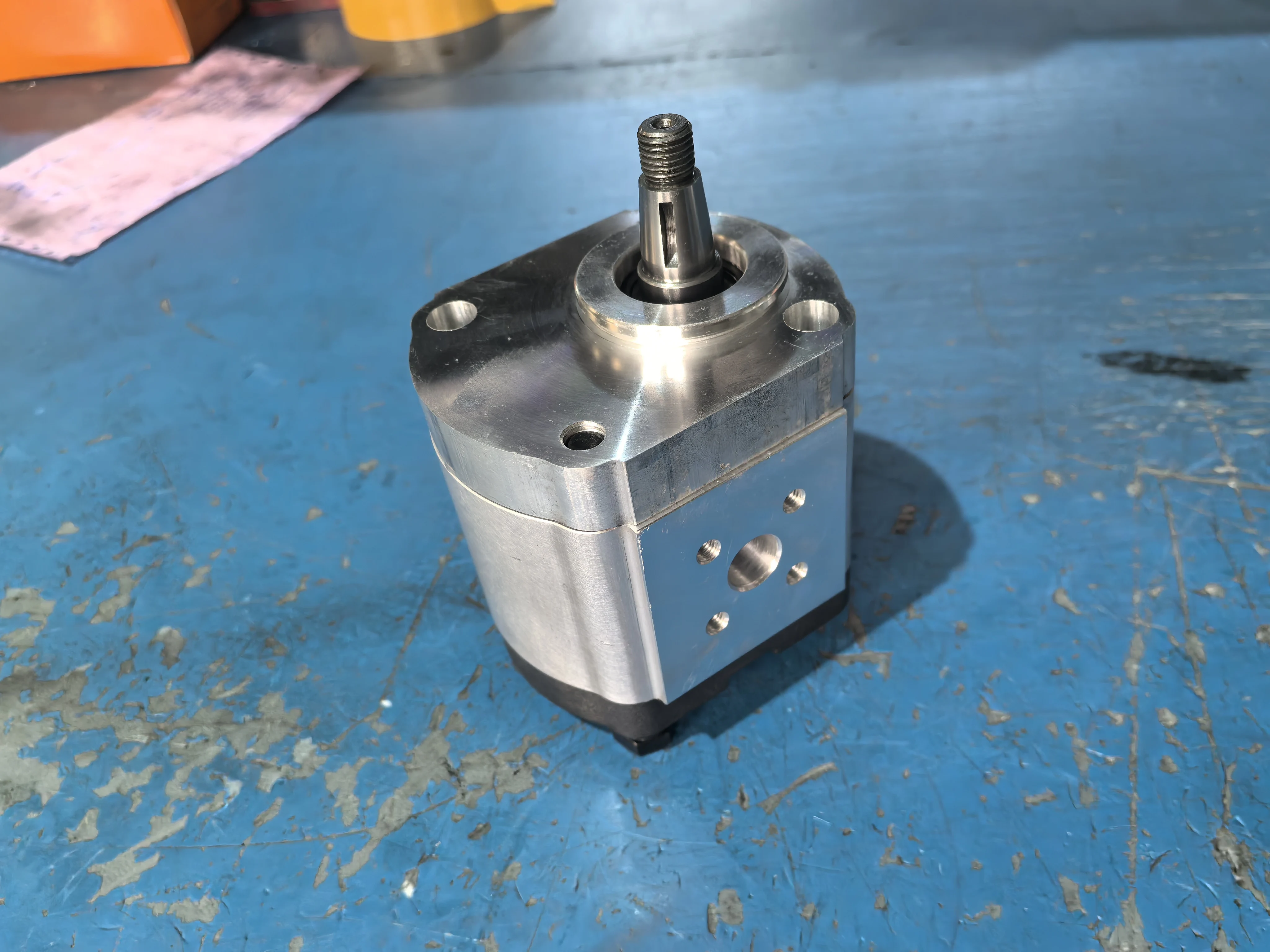 AZPW 시리즈 유압 로터리 기어 오일 펌프 AZPW R9830322 AZMF-12-008RFB20MB-S0013 AZMF-11-008UCB20ML