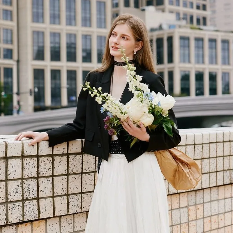 سترة نسائية قصيرة باللون البيج لخريف 2025 وصلت حديثًا سترة عمال مكتبية صغيرة مزدوجة الصدر