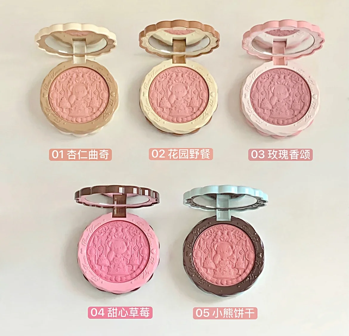 Flower Knows Sweetie Bear Collection blush soie Satin aspect naturel maquillage du visage cosmétiques originaux