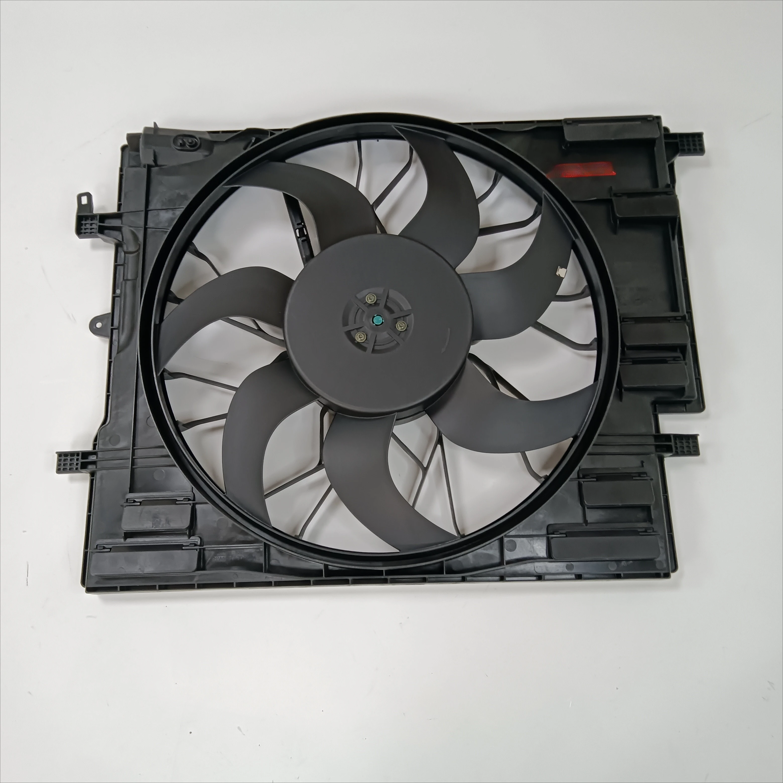 

XC60 Car Radiator Cooling Fan Assembly 32339488 32249743 Auto Electrical Parts for Spare Parts Air Conditioning Systems