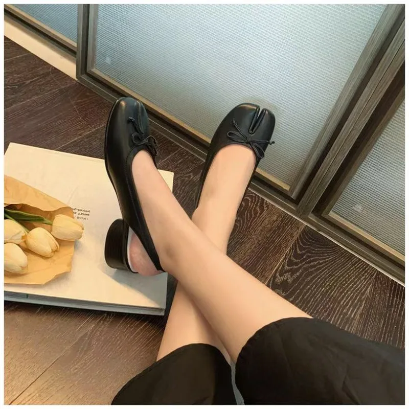 3CM High Heel Tabi Split-toed Ballet Shoes Bow Mary Jane Heel Black White Elegant Tabi Slingback Large Size 42 Summer New