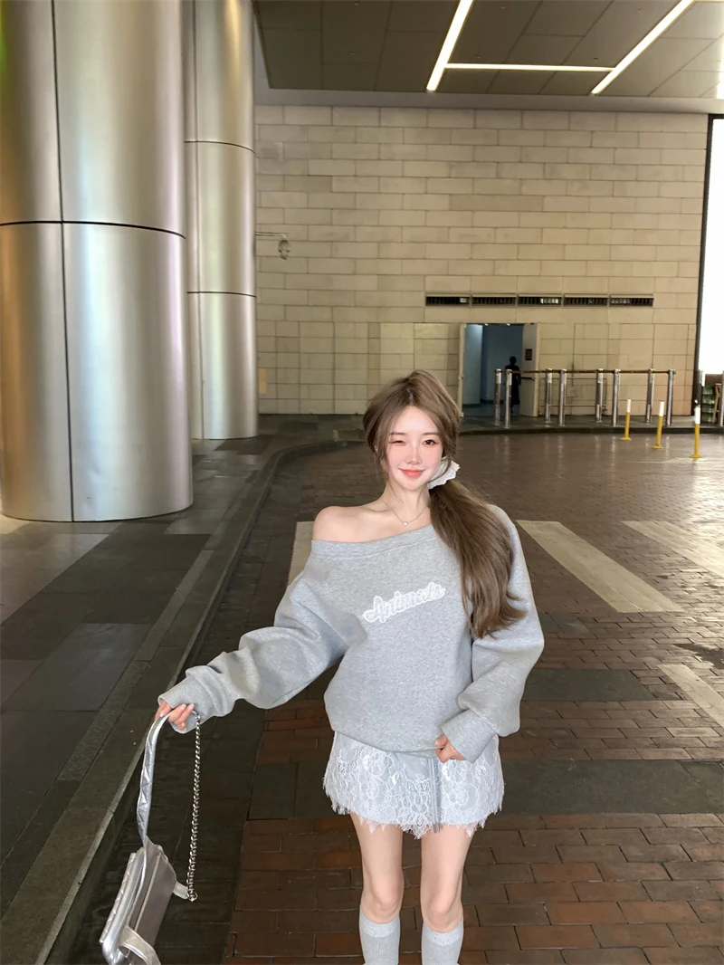 

2024 Autumn and Winter New Korean Fashion High-end Letter Embroidered Loose Sweatshirt + Hip Two-piece Suit for Women