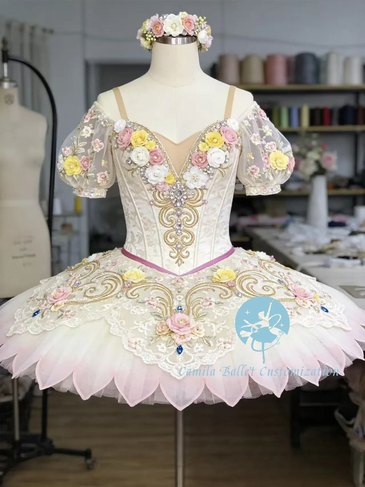 

Новая эксклюзивная балетная юбка-туту для выступлений и конкурсов по мотивам «Дон Кихот» и «Спящей красавицы» для взрослых и детей.