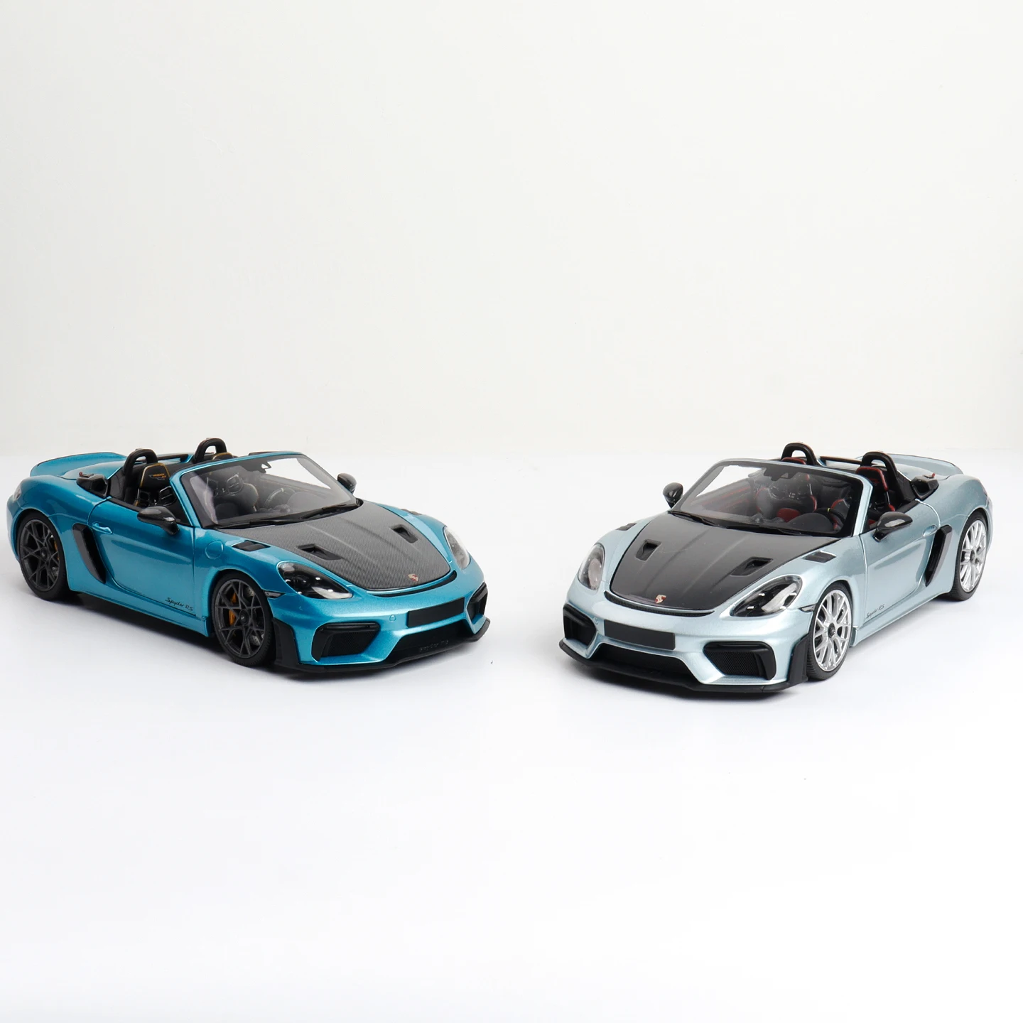 Minichamps 1:18 Scale Cars Porsche 718 Spyder Rs Cayman Gt4 Metal Miniature Car Fully Open the Door Diecast Car Models Adult Toy