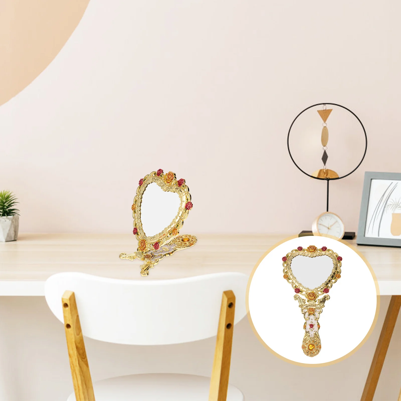 1 قطعة مرآة ماكياج يدوية عتيقة على طراز القصر الأوروبي مرآة رائعة على شكل قلب أداة تجميل مزخرفة متينة