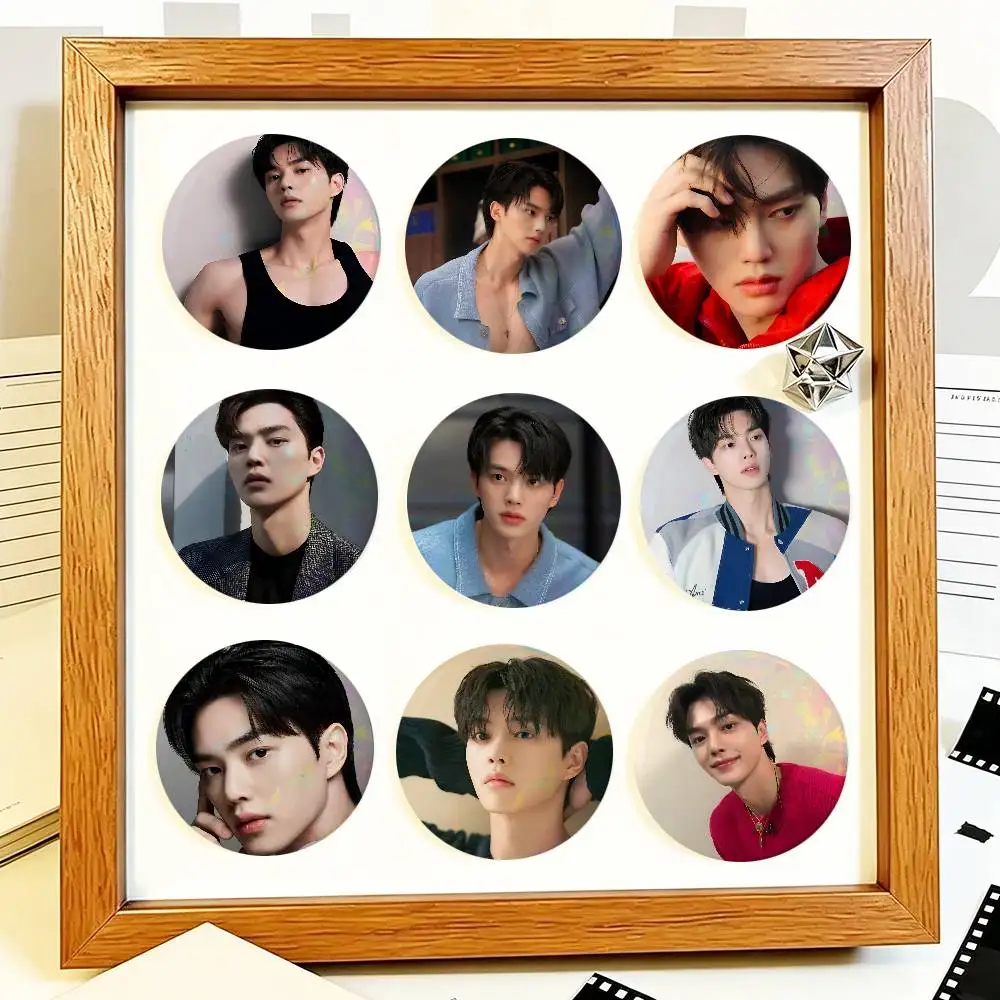 Korea Actor S-Song Kang Round Badges Can Be Used To Decorate Clothes And Backpack Pins