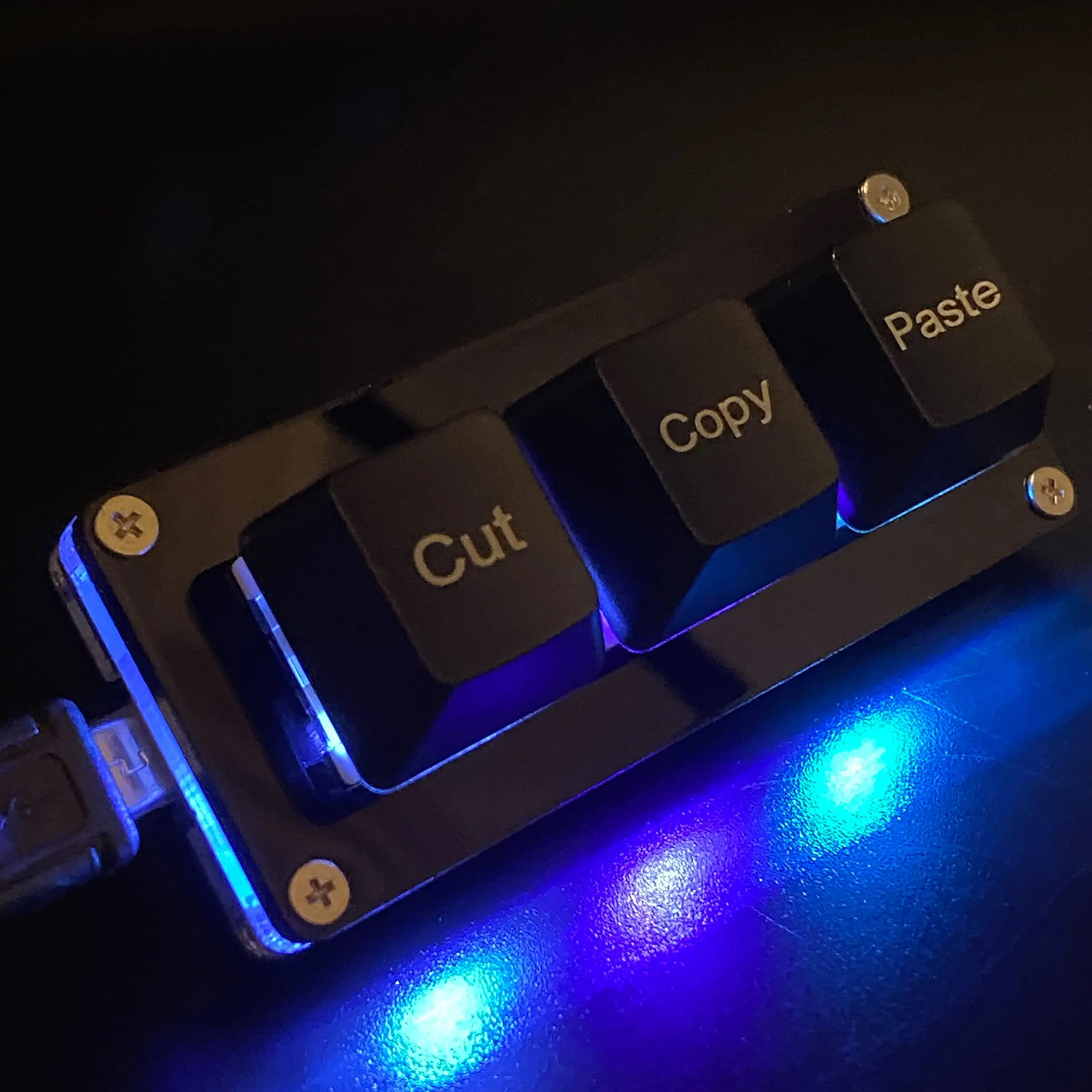 لوحة مفاتيح صغيرة مقطعة بثلاث مفاتيح Ctrl X C V اختصار RGB لوحة مفاتيح ماكرو OSU لوحة مفاتيح للألعاب قابلة للبرمجة للعمل