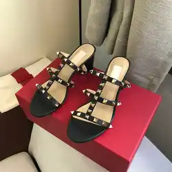 Zapatos de lujo para mujer, zapatos de gladiador, tendencia 2024, sandalias para mujer, zapatillas de verano, tacón grueso, remaches de cuero, tacones altos