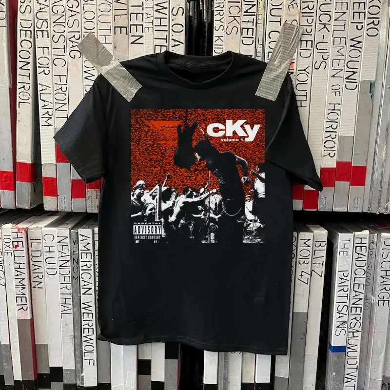 

Черная футболка с коротким рукавом и альбомом группы CKY, все размеры 2T12