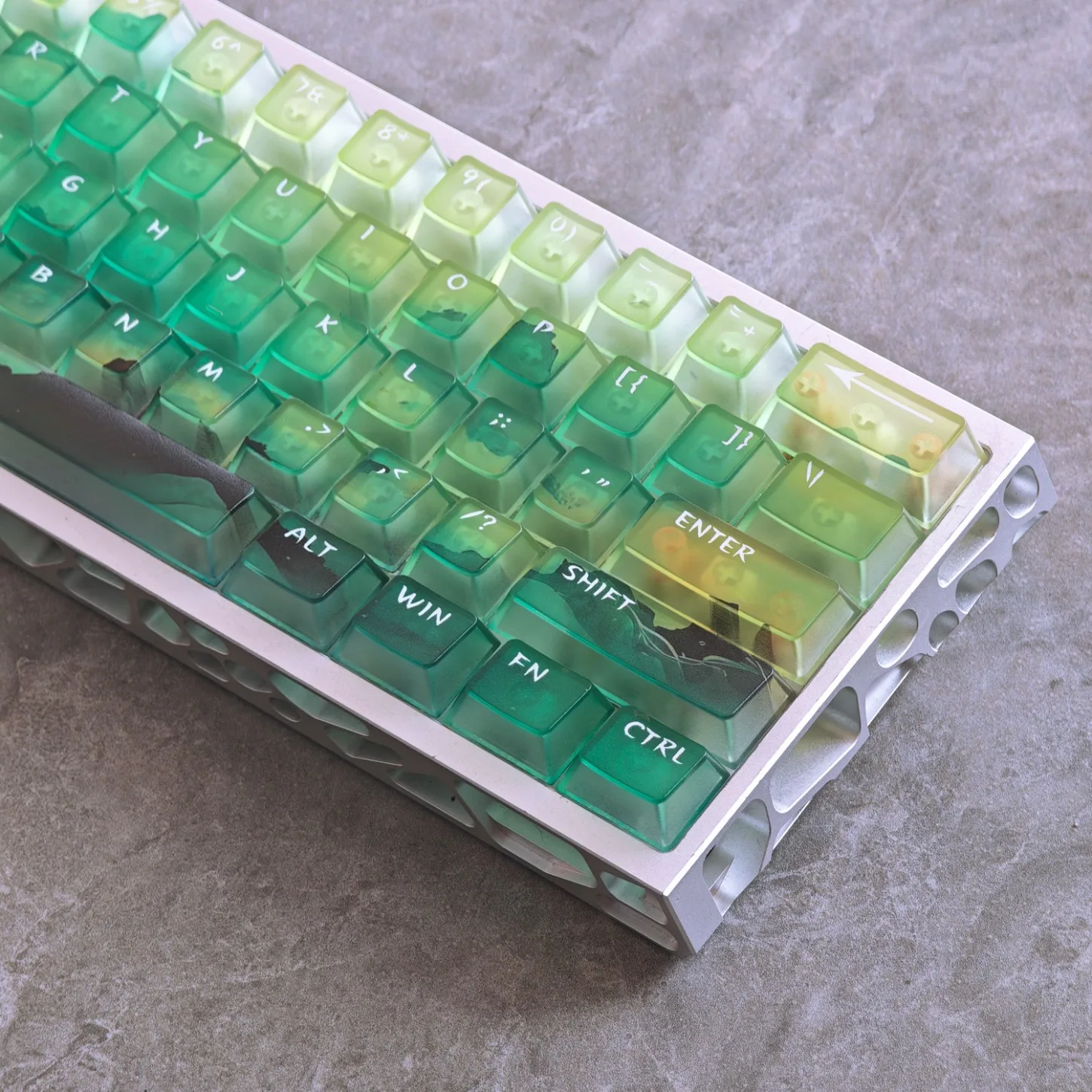 Picture 4: Cherry Green Moss Mist Transparent Keychain Kit PC 115 Key Cap 61/75/87/104/108 Mechanical Keyboard