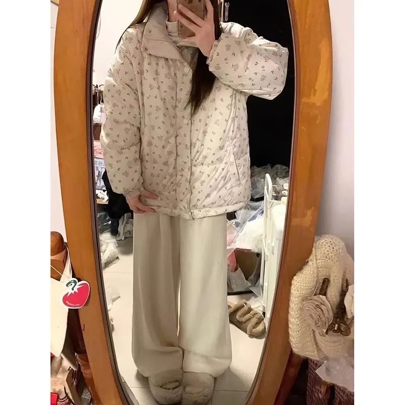 女性の冬のパーカーコートデザインセンススタンドカラーダウンコットンジャケット女子学生韓国レディース暖かい綿入りアウター