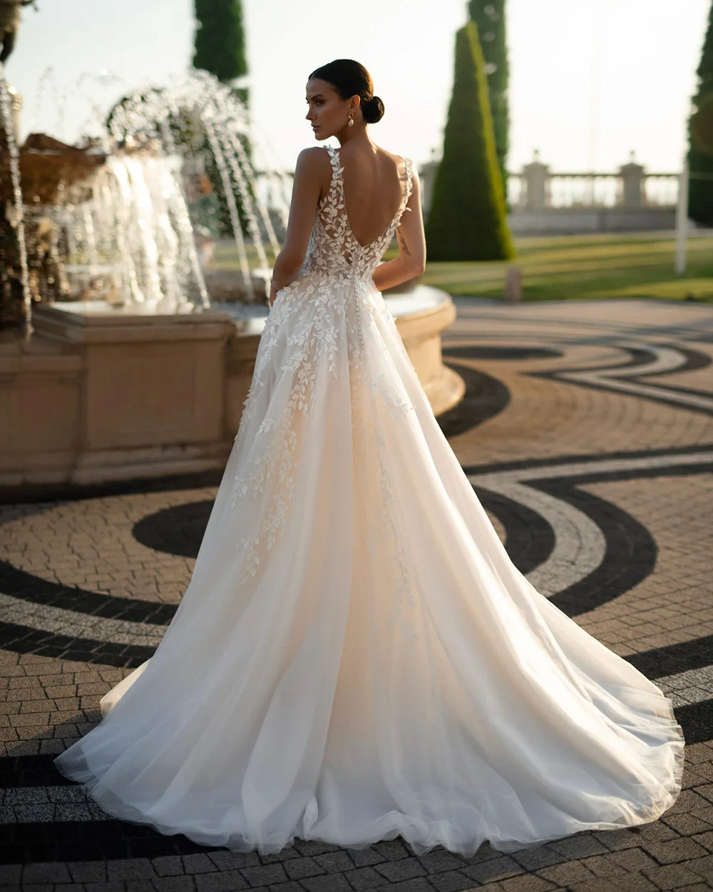 Vestido De novia bohemio Vestido De novia personalizado vestido De novia princesa cuello pico Apliques De encaje sin espalda tul una línea vestidos De novia