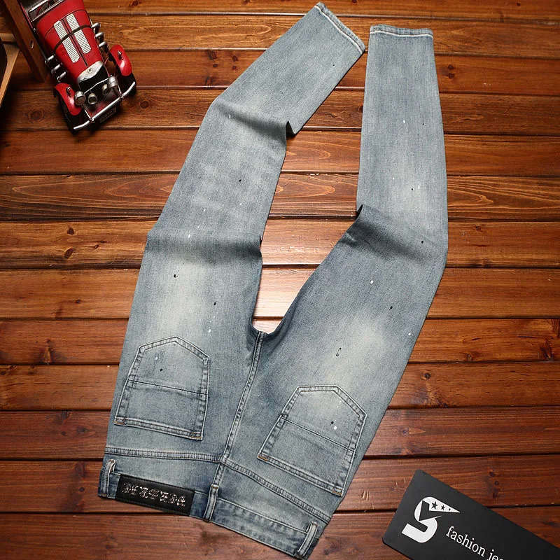 Мужские джинсы с рваными нашивками, скрапанные и потертые, летние приталенные брюки, маленькие ногти, эластичные, модные, ностальгические, длинные брюки в стиле ретро.