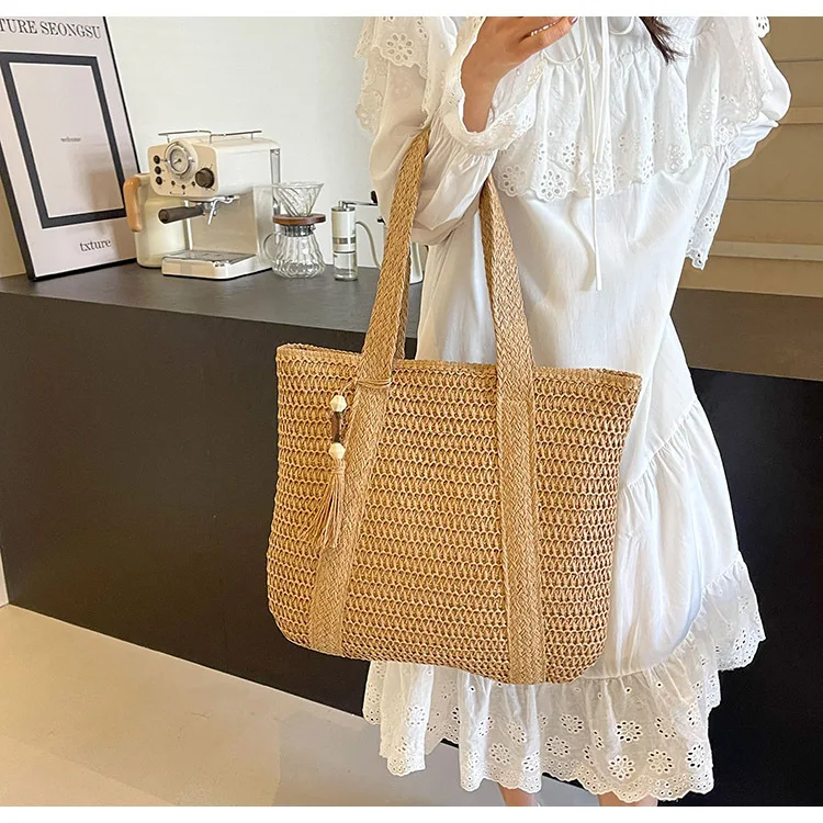 

2024 new fashion simple large capacity lightweight woven tote bag