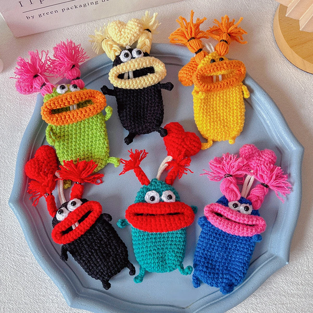 سلسلة مفاتيح على شكل فم سجق كروشيه مصنوعة يدويًا، غطاء مفتاح فم السجق الكرتوني الرائع، حامل سماعة أذن من الصوف الكرتوني اللطيف #1