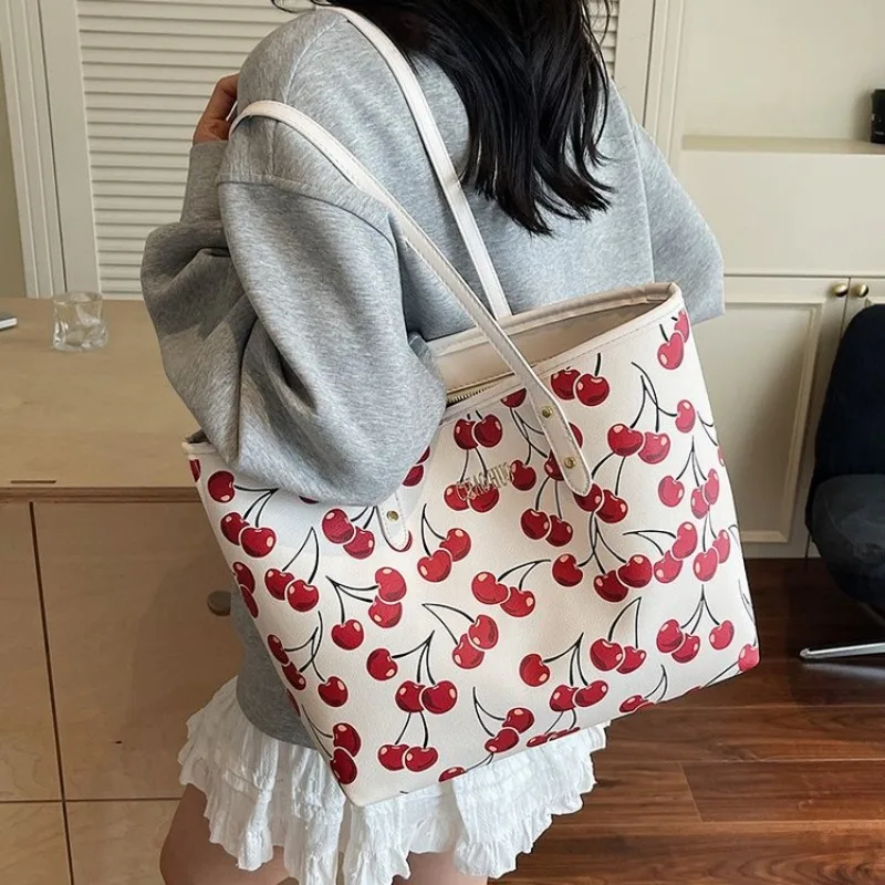 

Fashionable Shoulder Bag For Women A Unique Design That Sets You Apart From The Crowd