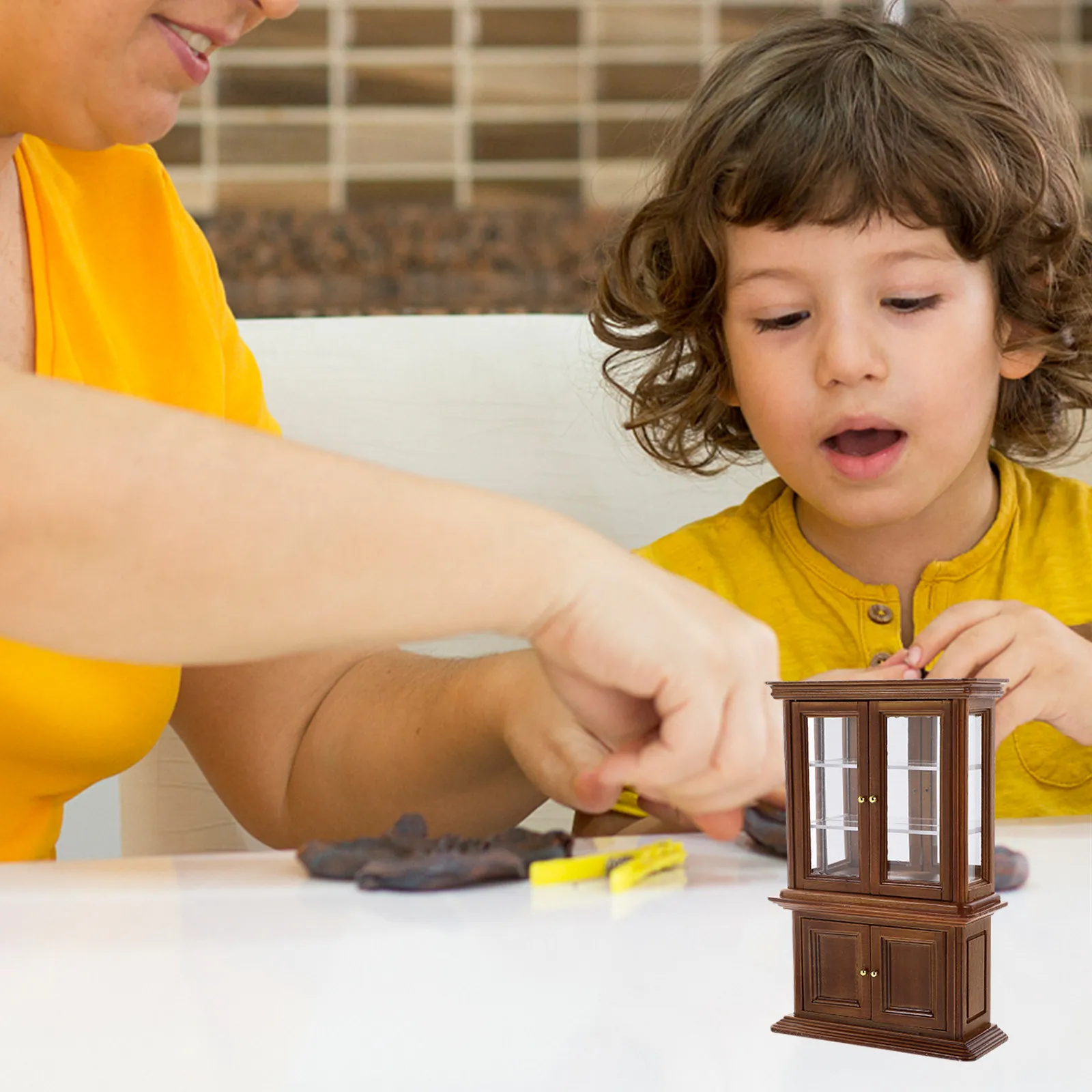 

Миниатюрный деревянный шкаф в масштабе 1:12, высокодетализированная мебель для миниатюрного дома, декоративный шкафчик, мебель для миниатюрных домиков