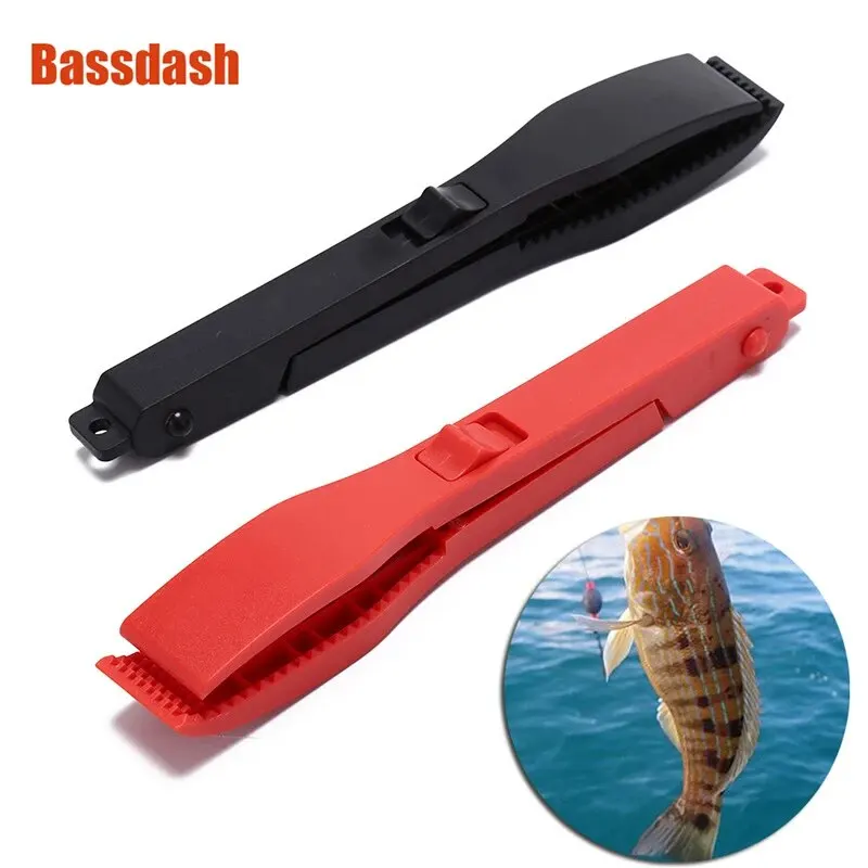 Bassdash Multifunctional Fishing Fish Clip Hand Controller Tackle Tool Fishing Body Grip Clamp Gripper Grabber with Lock Switch