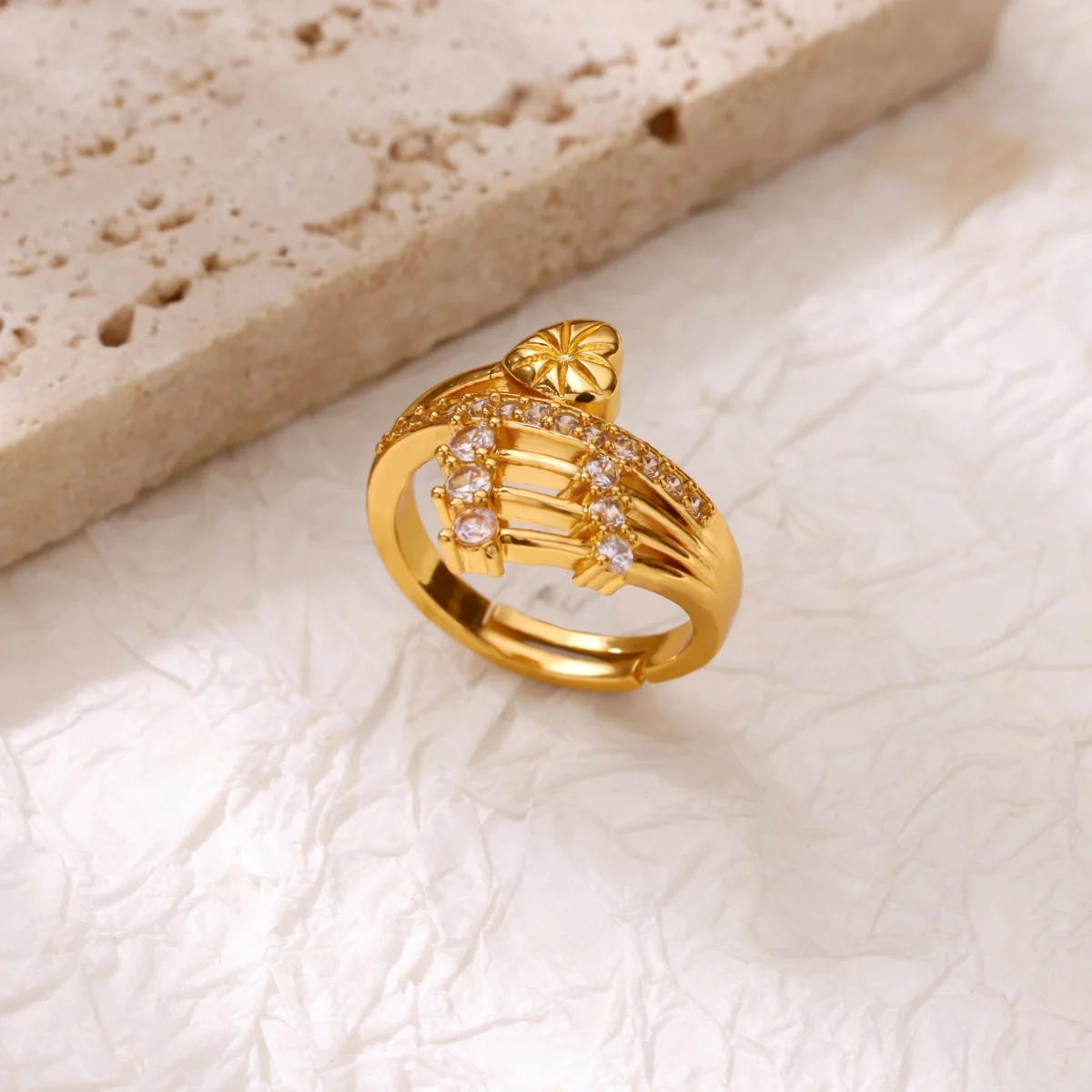 高級ゴールドメッキステンレス鋼ジオメトリリング女性男性オープン調節可能なチャーム指リングウェディングパーティーファッションジュエリー