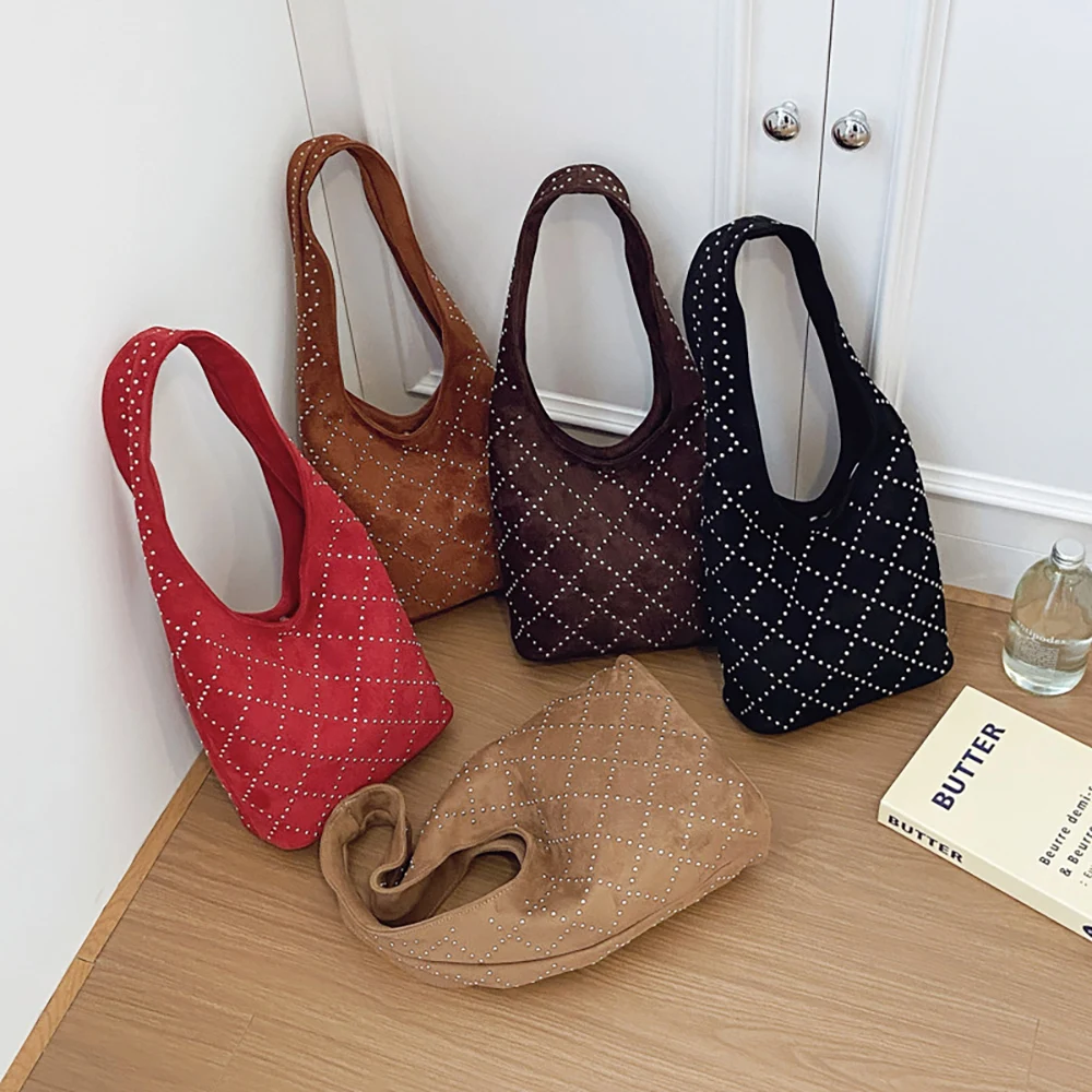 

Punk Style Faux Suede Shoulder Bags Women Trendy Rivet Inlaid with Diamond Grid Totes Bag European American Lady Underarm Bag