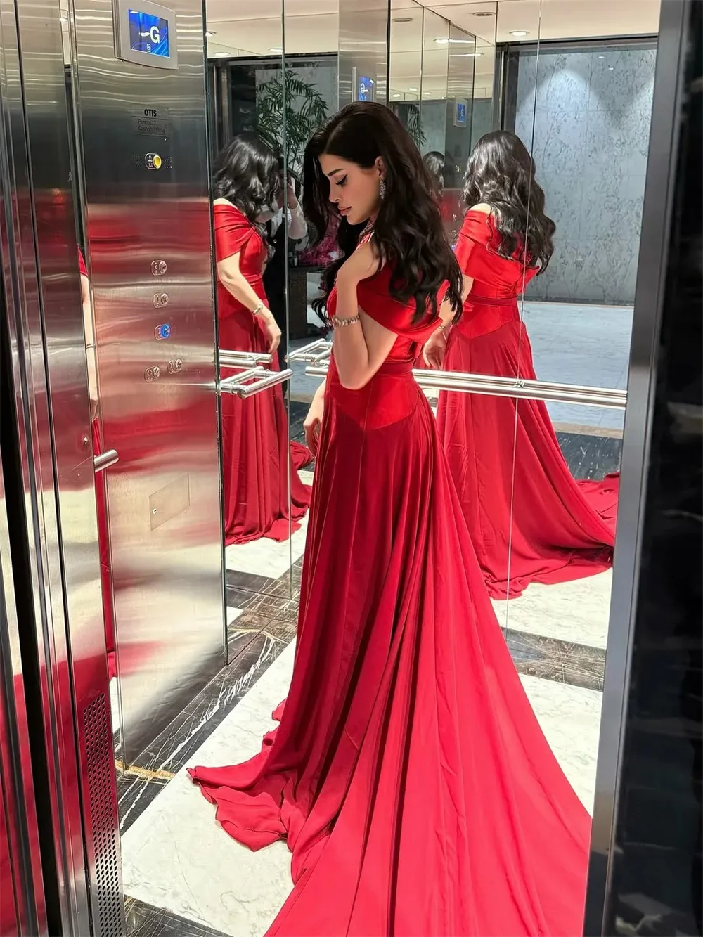 Contessa dubaï personnalisé vraie robe de bal rouge avec bande de satin cathédrale Train robes de noche robe de soirée de bal élégante 2025