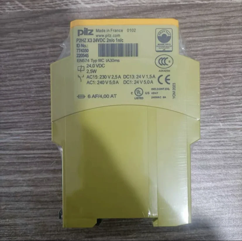 Brand new and original 774350 774133 safety relay