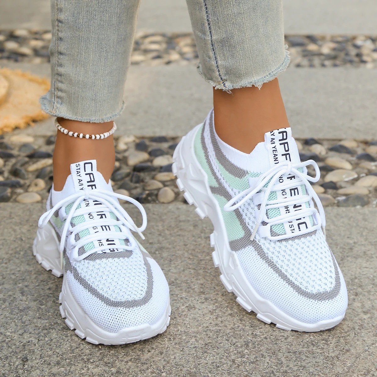 أحذية رياضية نسائية محبوكة بأل - مراجعة Knit Fabric Lace Up Sneakers وسعره