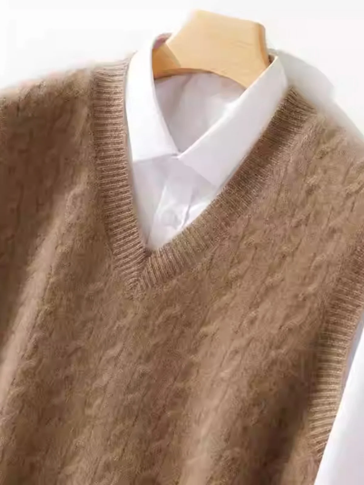 

00% Pure Wool Vest oulder Men's V-ne Thi Twisted Busin Casual Svel Knitted Sweater Versatile Faion Urban Wear