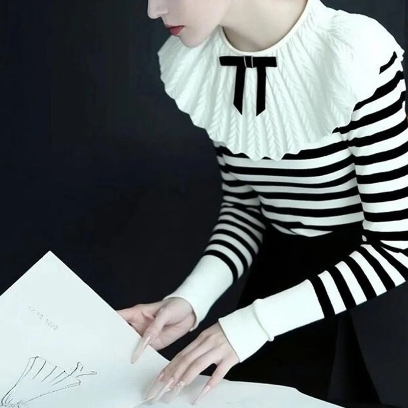 Autumn senior  good-looking  sweater unique chic small fragrant wind black and white striped knitted sweater women