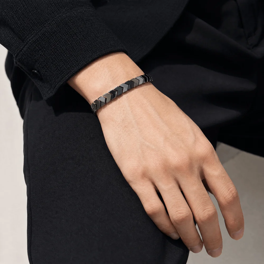 Ceramic Link Bracelet - Elegantes schwarzes Gallenstein-Armband, elastischer Faden, rautenförmiger