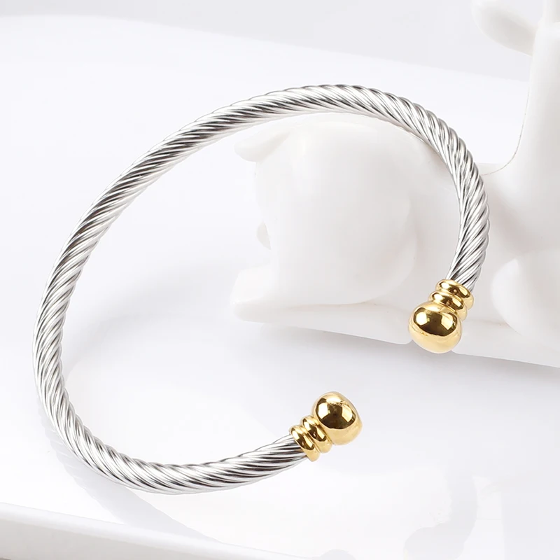 Popular and fashionable women\'s stainless steel bracelet with exquisite design and metal bracelet