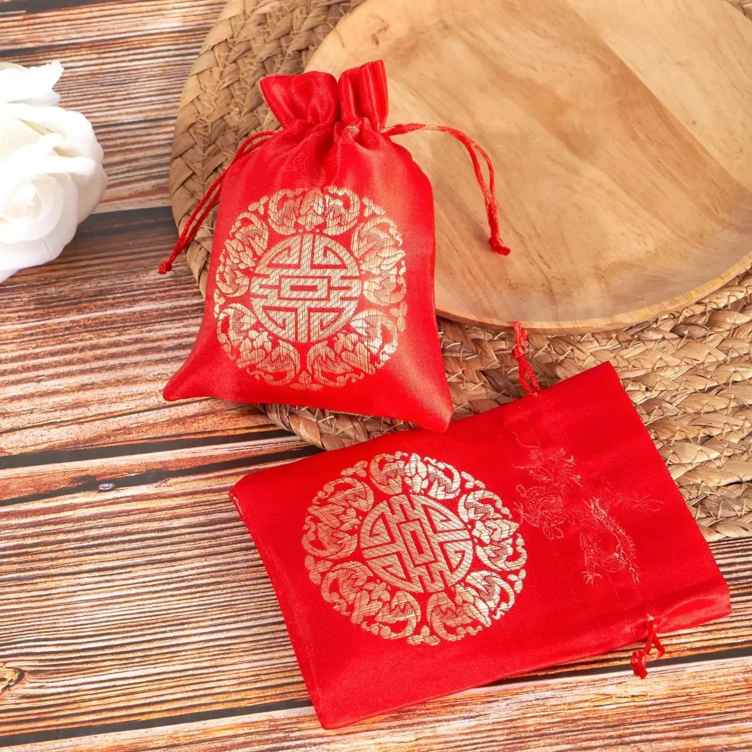 Женская Упаковка из 50 шелковых подарочных сумок с вышивкой, красного и золотого цвета, свадебные сумочки для сувениров, Упаковочная Сумка 4F