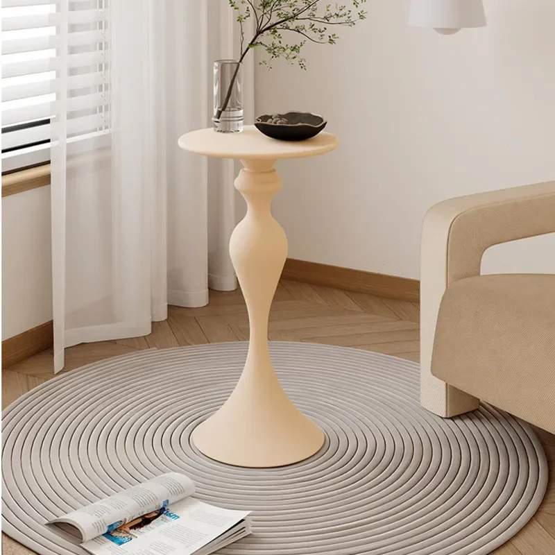 Nordic Iron Art Small Tea Table Creative Fashion Sofa Side Table Mini Bedside Round Table for Living Room