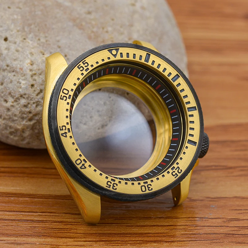 La cassa SKXHouseSKX009 SRPD è dorata, parte NH35N364R7s, movimento esistente, orologio, anello capitolo, vetro zaffiro, 41 mm.