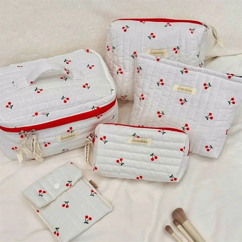 Quilted Cotton Ladies Travel Storage Bag Retro Cherry Women's Cosmetic Bags Cute Design Girls Pencil Case Makeup Bag Handbags