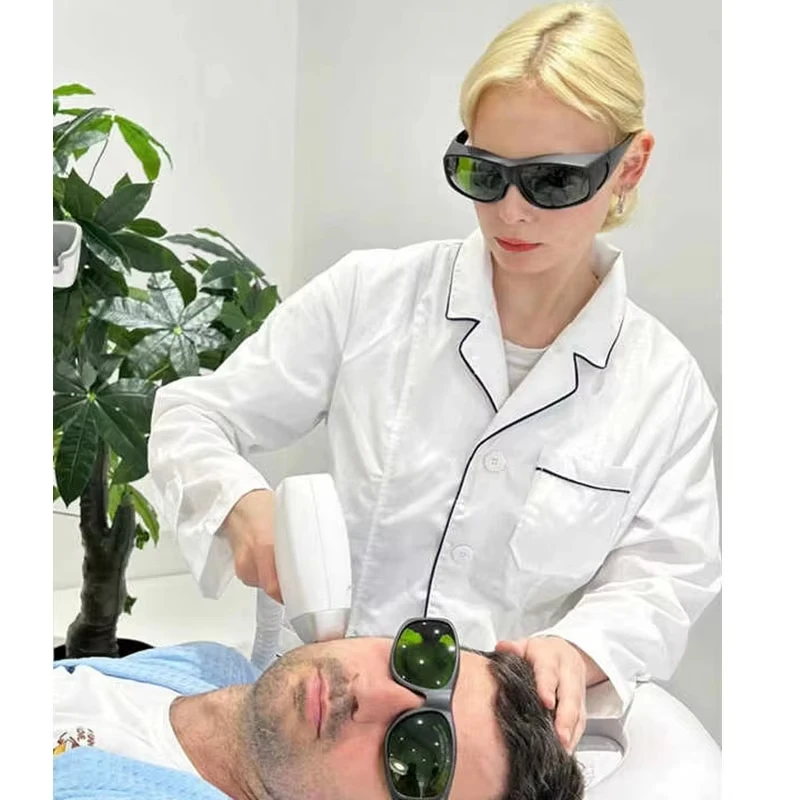 

Лучший мощный мягкий свет профессиональной постоянной диодной лазерной эпиляции 808Nm