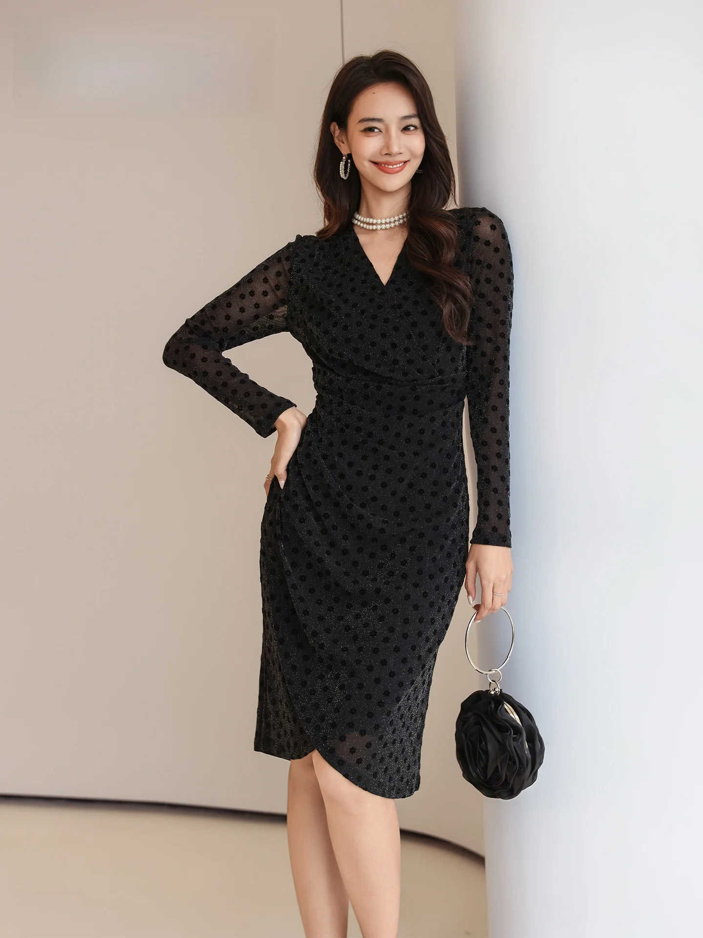 

Элегантное черное платье в горошек с V-образным вырезом, длинными рукавами, приталенное, с эффектом утяжки талии, роскошное и модное