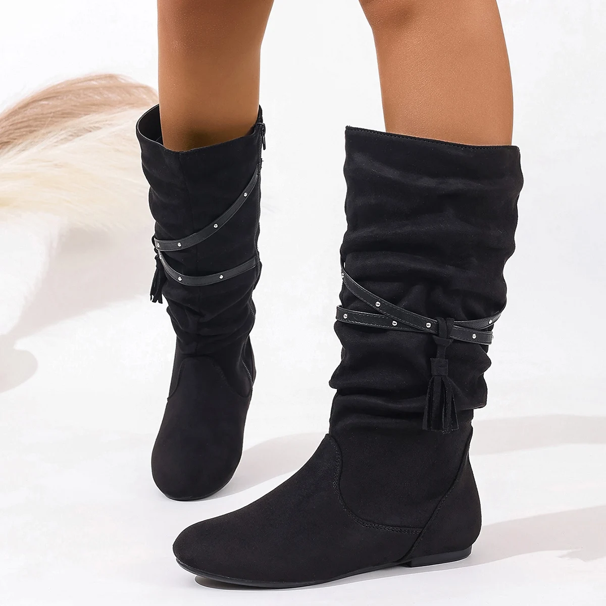 

Женские стильные удобные ботинки до середины икры, плиссированные ботинки с заклепками и поясом, кисточками, однотонные боковые молнии с круглым носком на плоской подошве, модные ботильоны