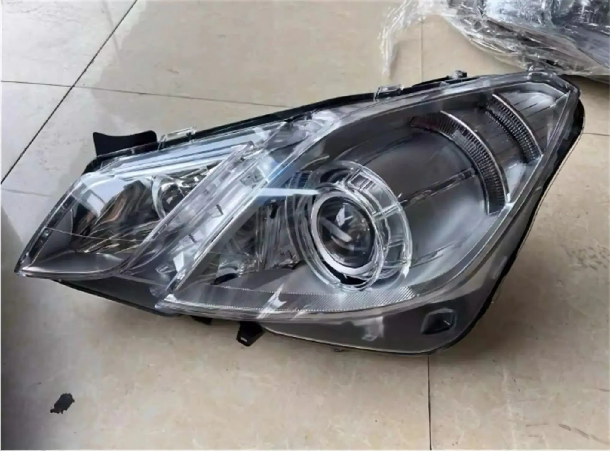 

Car Headlight Half assembly Headlamp for Mercedes Benz 207 DRL Daytime Running Light Turn signal