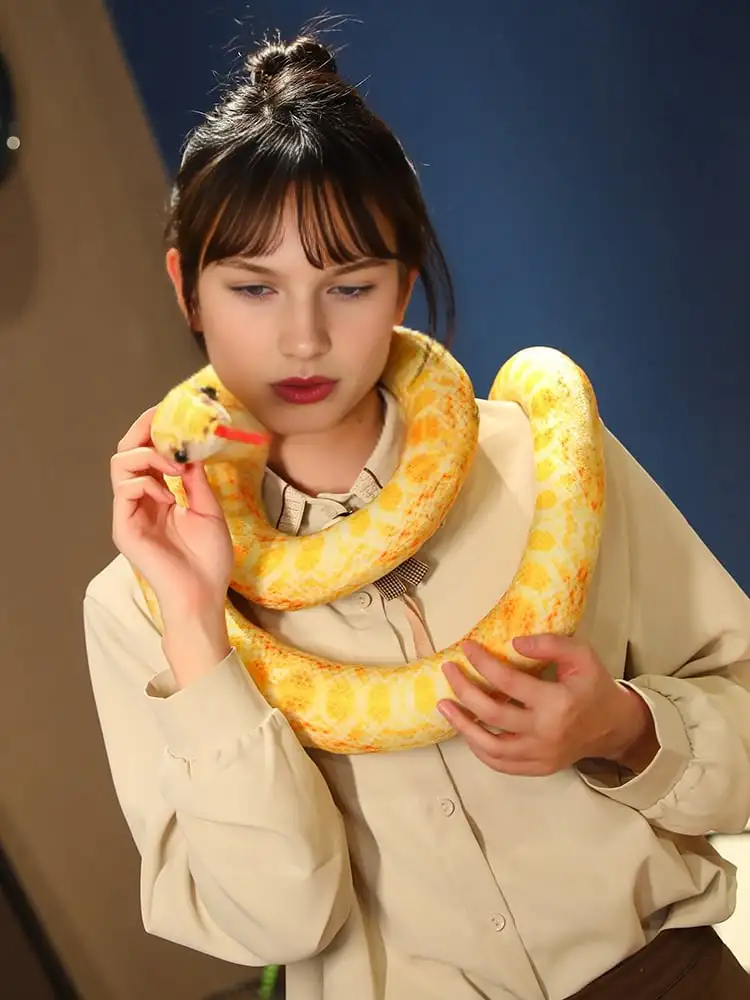 Künstliches Python-Plüschtier, lange Schlange, gelb, orange, grün, Python-Plüschtier, dekorieren Sie das Haus, Urlaubsdekorationen – Detail 14