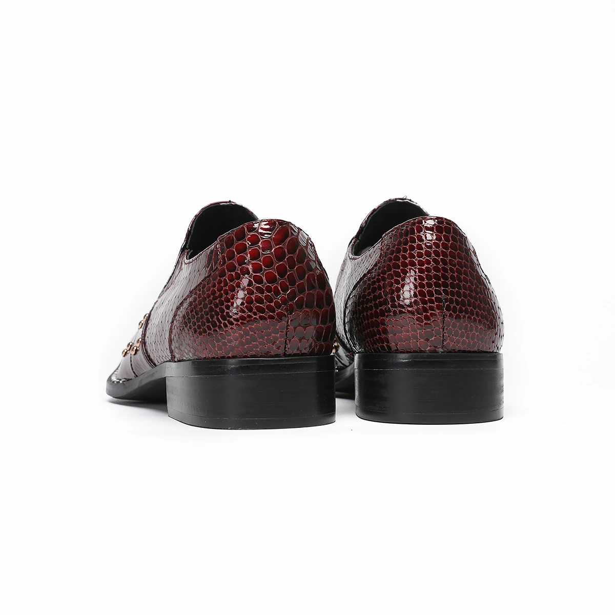 Luxury Men's Burgundy Crocodile-Embossed Loafers Gold Metallic Toe Cap Rivets Handcrafted Elegance for Formal and Casual Wear