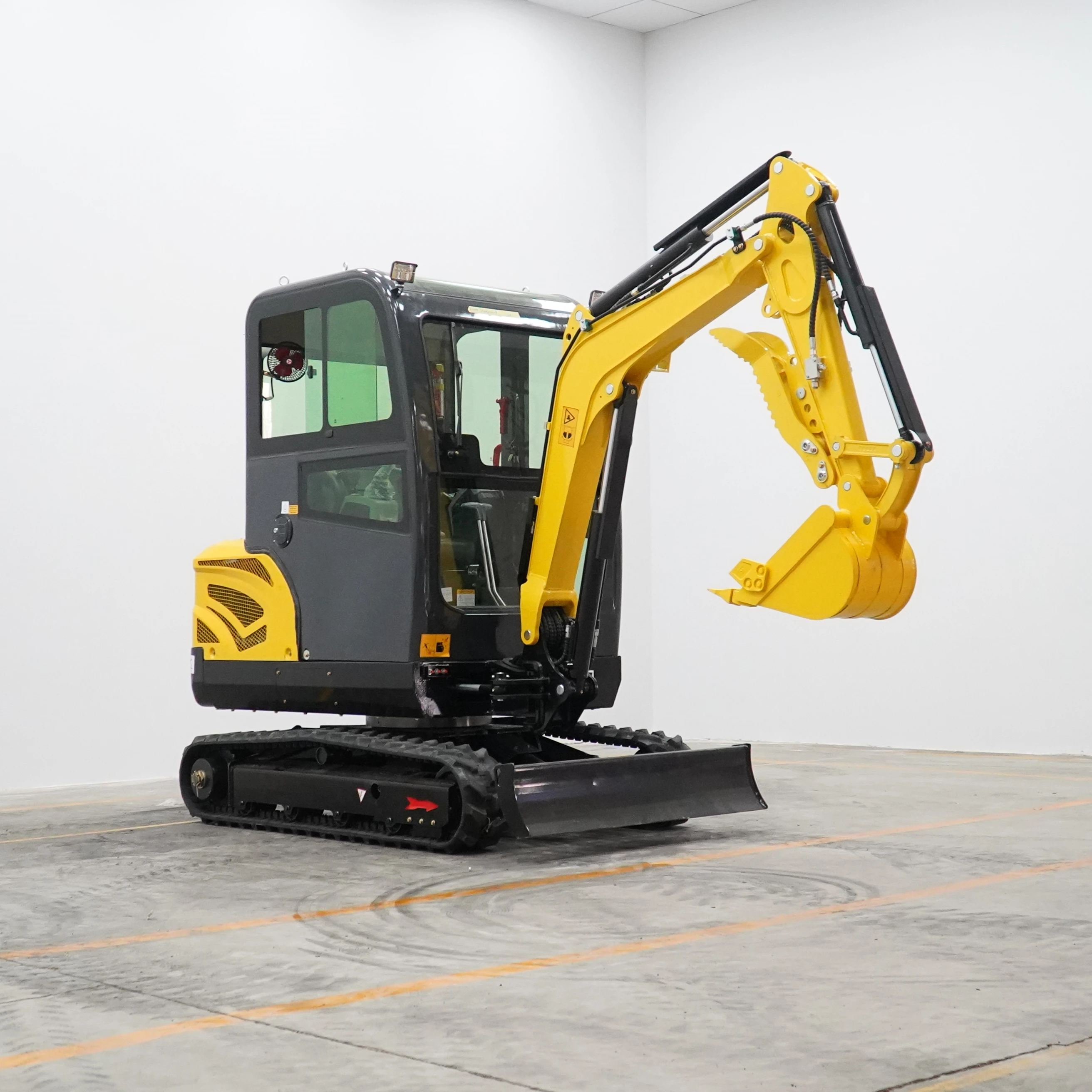 Hot Sale 2 Ton Mini Crawler  High Performance Farm Construction Digging Machinery