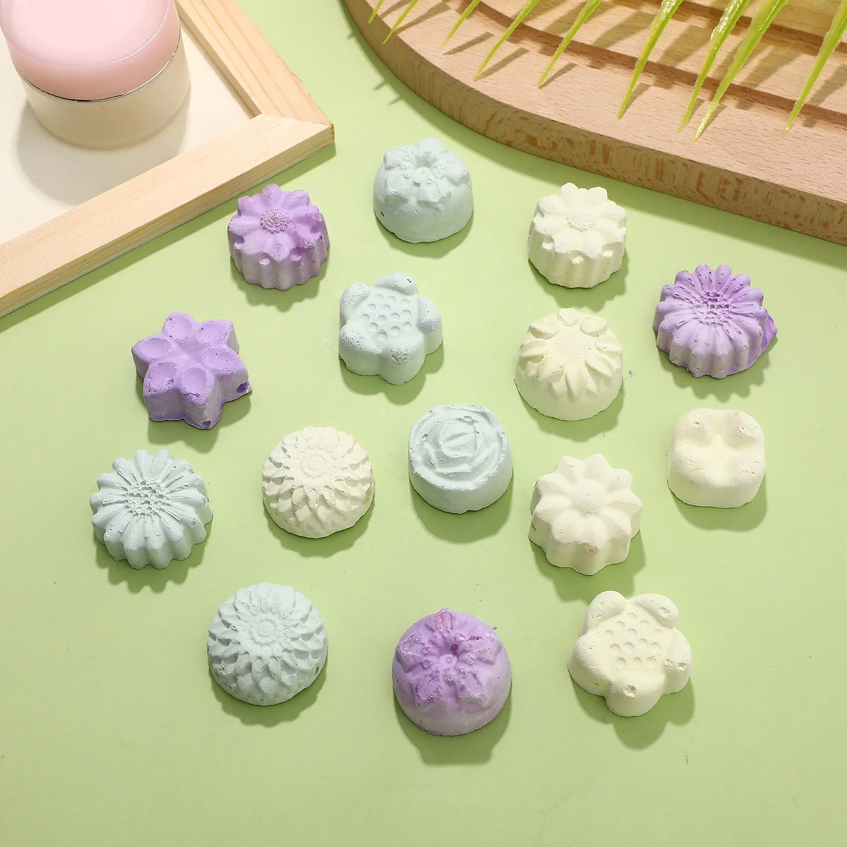 

15Pcs Natural Mineral Calcium Chew for Small Animals Teeth Grinding Support Bright Shape Design Cage Chew