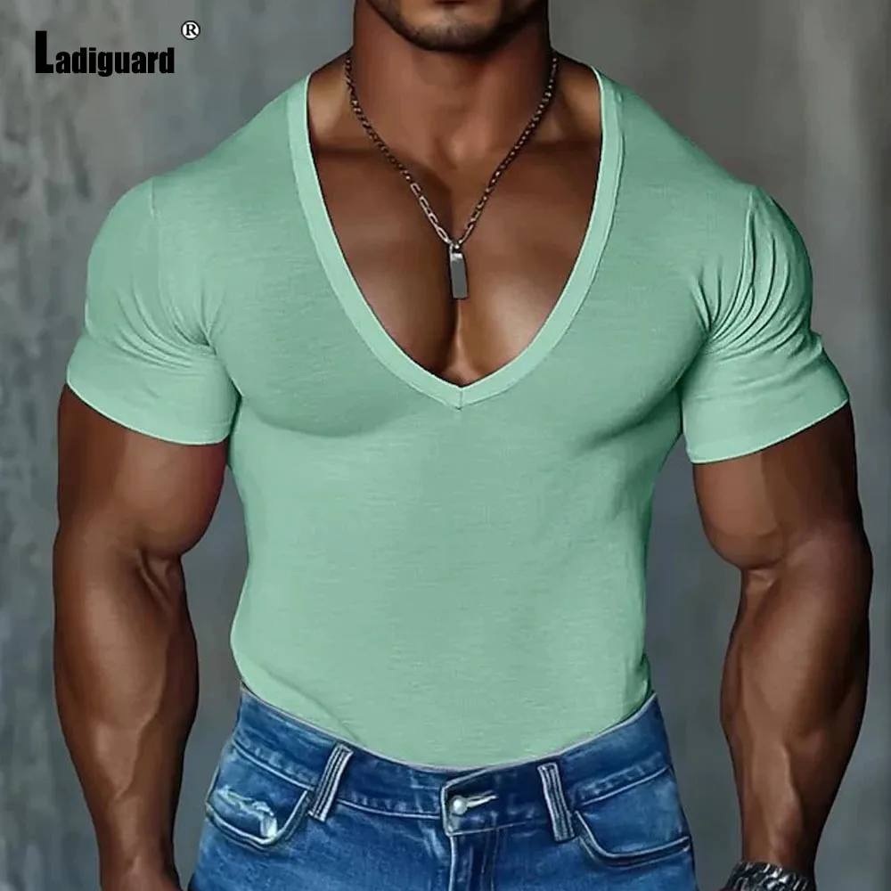 

2025 Европейские сексуальные топы с v-образным вырезом, мужская базовая футболка с коротким рукавом, новый летний повседневный узкий пуловер, светло-зеленые эластичные футболки, рубашка