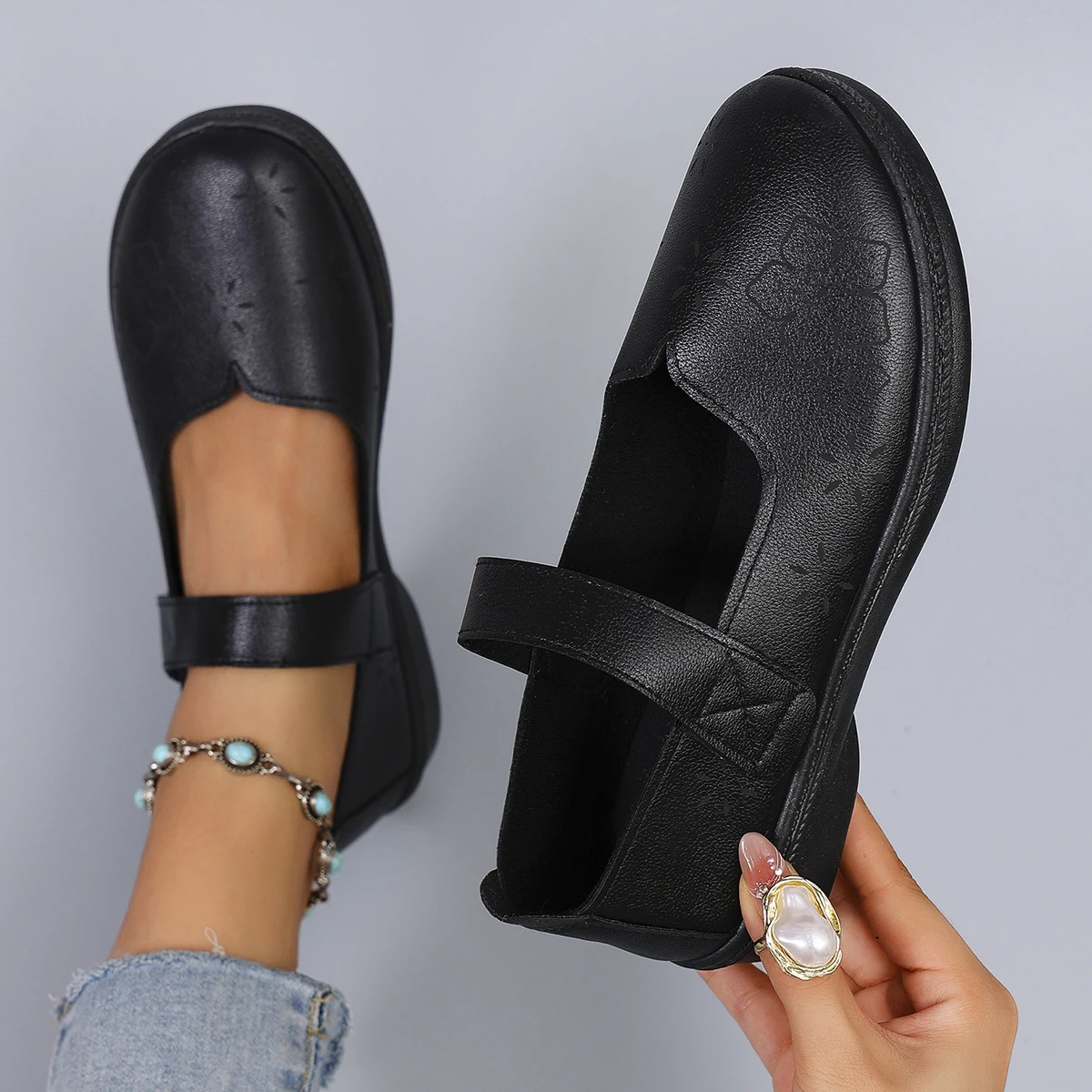 Spring and Autumn New Product Women's Black Simple Breathable Fashion Buckle Small Leather Shoes Flat Shoes