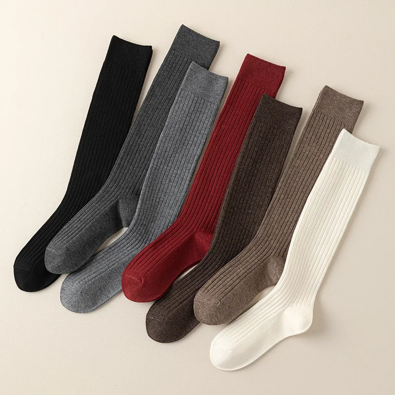 Chaussettes hautes rouges simples pour femmes, bas de style japonais, chaussettes longues rayées, mode coréenne, laine, nouveau, document solide