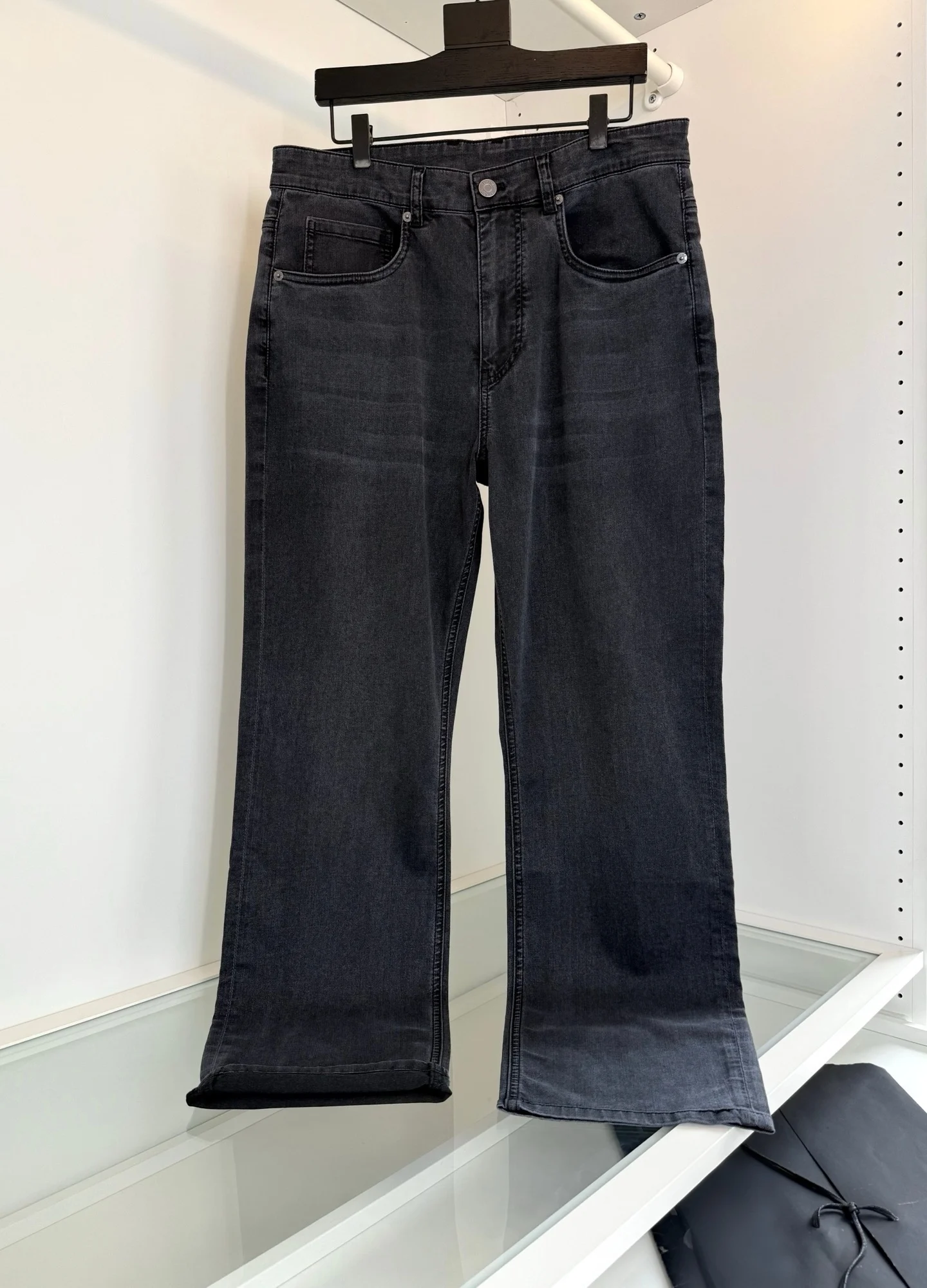 

Мужские повседневные джинсы в итальянском стиле из легкого хлопка, люксовые, с эффектом потертости, удобные, со средней посадкой, на молнии